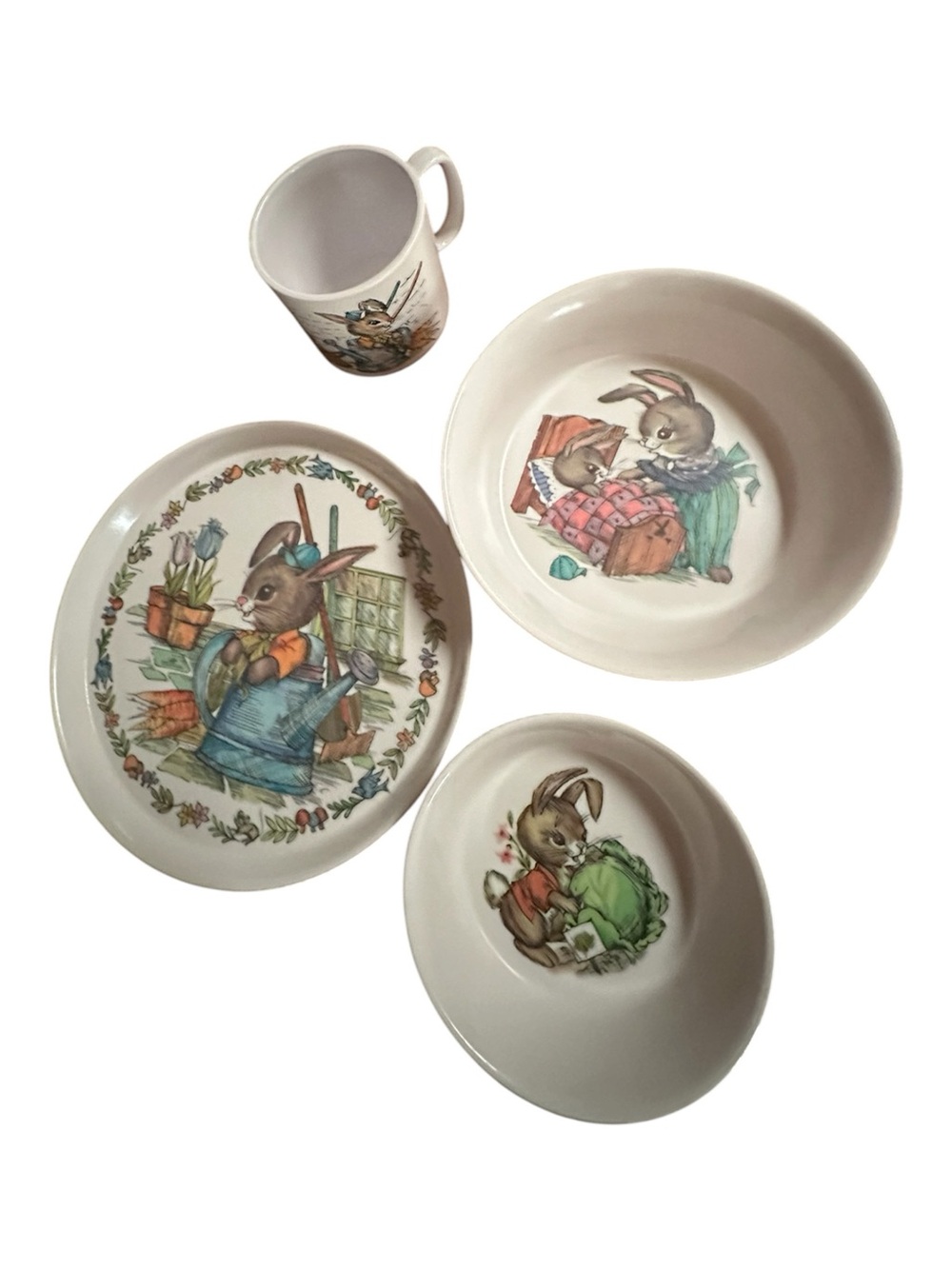 Oneida Deluxe Peter Rabbit Melamine Dinnerware Set